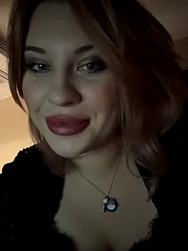 Snapshot of evaharve chatting on 10/19/25, 12:24 evaharve online show from 10/19/25, 12:24