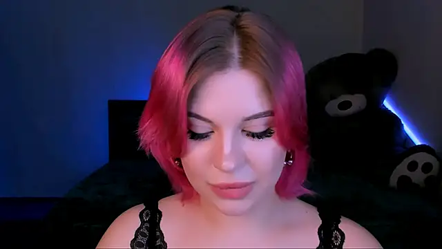 Snapshot of evaharve chatting on 03/14/25, 12:32 evaharve online show from 03/14/25, 12:32