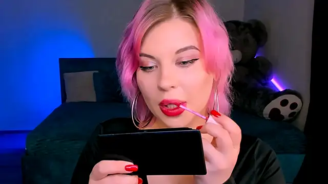 Snapshot of evaharve chatting on 01/09/25, 11:13 evaharve online show from 01/09/25, 11:13