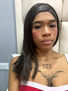 Snapshot of mia_roldan_ chatting on 12/01/25, 03:18 mia roldan online show from 12/01/25, 03:18