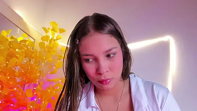 Snapshot of HaleyAmaya chatting on 06/05/26, 12:59 HaleyAmaya online show from 06/05/26, 12:59