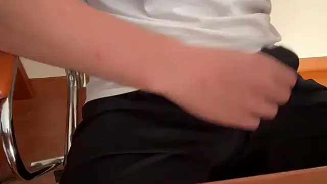 Axeeeeeeeeeeeel online show from 10/24/25, 03:33