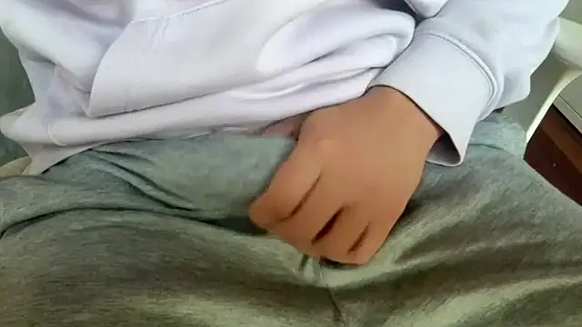 Axeeeeeeeeeeeel online show from 10/28/25, 04:39