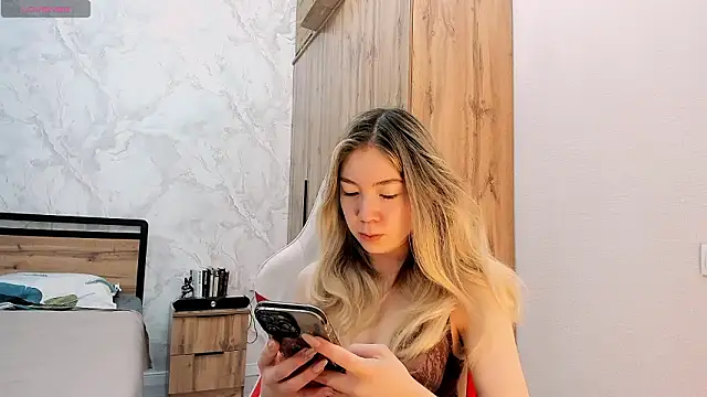 Snapshot of Babby_Rabbit chatting on 03/04/26, 12:02 Babby Rabbit online show from 03/04/26, 12:02