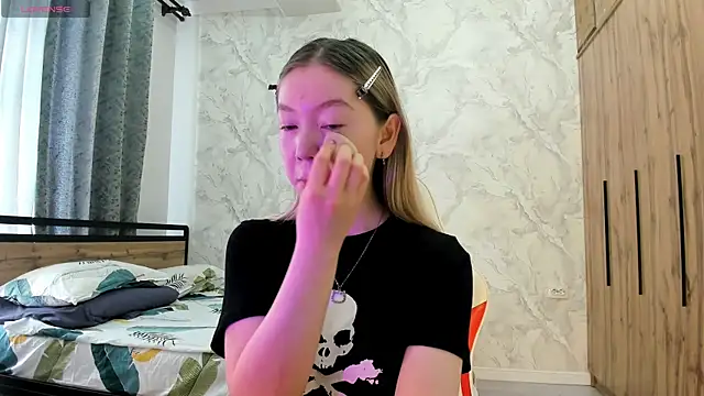 Babby Rabbit online show from 04/18/26, 08:38