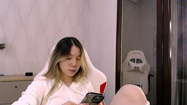 Babby Rabbit online show from 11/18/25, 01:03