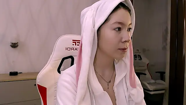 Babby Rabbit online show from 11/10/25, 06:02