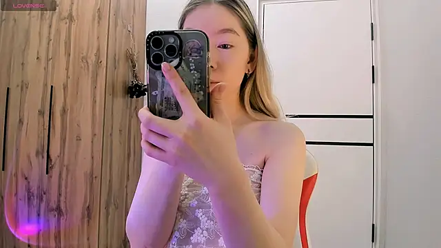 Babby Rabbit online show from 04/04/26, 12:23