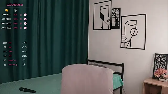 Snapshot of ElvaHilby chatting on 09/23/25, 03:35 ElvaHilby online show from 09/23/25, 03:35