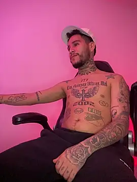 Snapshot of Junihn0 chatting on 12/02/25, 06:37 Junihn0 online show from 12/02/25, 06:37