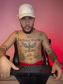 Snapshot of Junihn0 chatting on 11/14/25, 09:18 Junihn0 online show from 11/14/25, 09:18