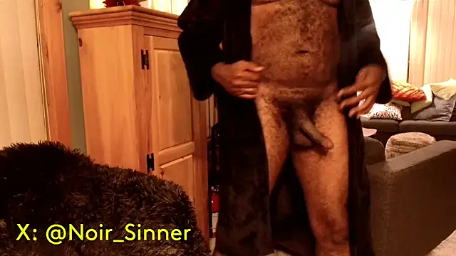 Snapshot of sinnernoir chatting on 09/15/25, 01:39 sinnernoir online show from 09/15/25, 01:39