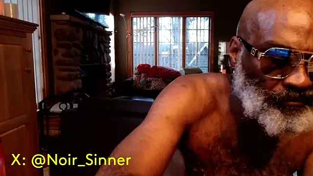 Snapshot of sinnernoir chatting on 09/18/25, 10:02 sinnernoir online show from 09/18/25, 10:02