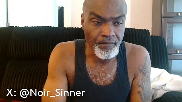 Snapshot of sinnernoir chatting on 06/06/26, 02:44 sinnernoir online show from 06/06/26, 02:44