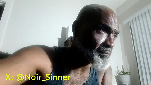 Snapshot of sinnernoir chatting on 07/09/26, 02:23 sinnernoir online show from 07/09/26, 02:23