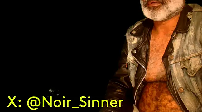 Snapshot of sinnernoir chatting on 02/05/25, 09:46 sinnernoir online show from 02/05/25, 09:46