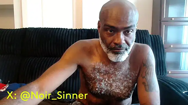 Snapshot of sinnernoir chatting on 06/30/26, 03:12 sinnernoir online show from 06/30/26, 03:12