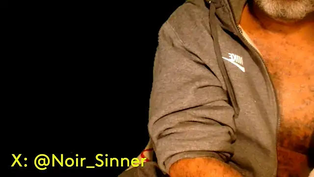 Snapshot of sinnernoir chatting on 03/13/25, 03:00 sinnernoir online show from 03/13/25, 03:00