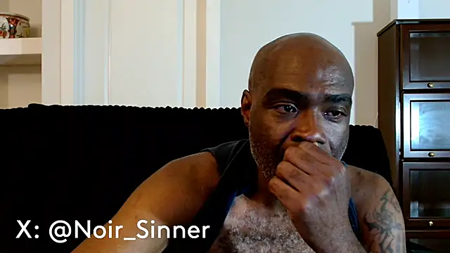 Snapshot of sinnernoir chatting on 06/14/26, 02:35 sinnernoir online show from 06/14/26, 02:35