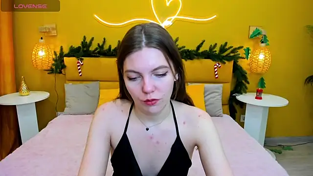 marie reyes  online show from 12/18/25, 02:16