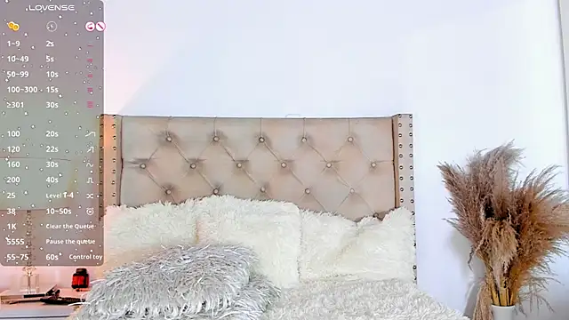 marilynrossy online show from 11/18/25, 04:38