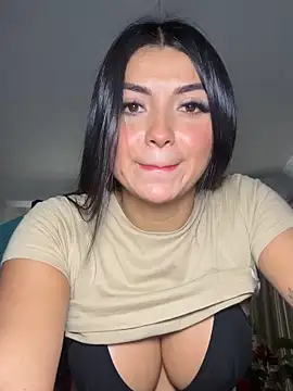 Snapshot of SofiDavid chatting on 12/15/25, 04:46 SofiDavid online show from 12/15/25, 04:46