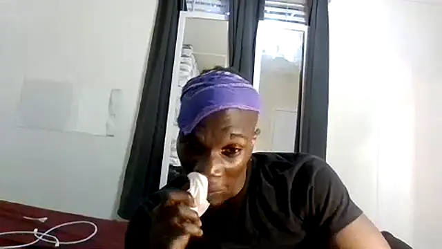Snapshot of Shawtyblaque21 chatting on 07/15/26, 12:06 Shawtyblaque21 online show from 07/15/26, 12:06