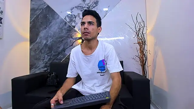 Duodreamhot online show from 01/28/25, 04:50