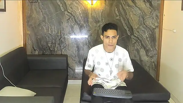 Duodreamhot online show from 01/18/25, 04:37