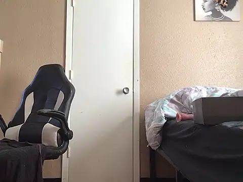 Eboni03 online show from 01/16/25, 06:27
