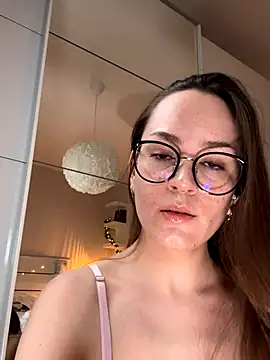 Lilly Soulmate online show from 11/28/25, 01:22