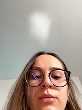 Snapshot of Lilly_Soulmate chatting on 12/22/25, 04:12 Lilly Soulmate online show from 12/22/25, 04:12