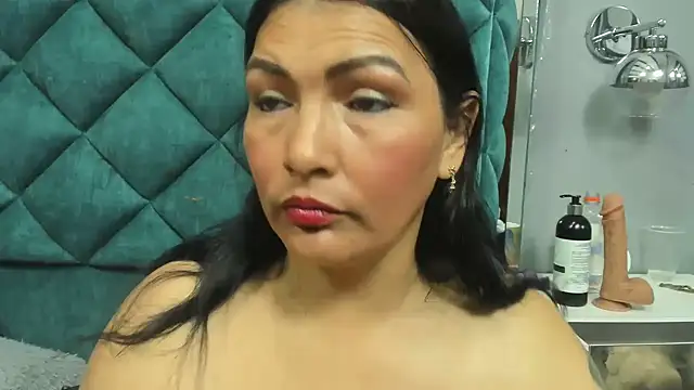 PENELOPELEWISs online show from 02/09/26, 03:26