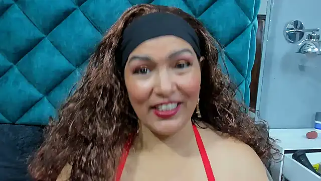 Snapshot of PENELOPELEWISs chatting on 10/31/25, 07:49 PENELOPELEWISs online show from 10/31/25, 07:49