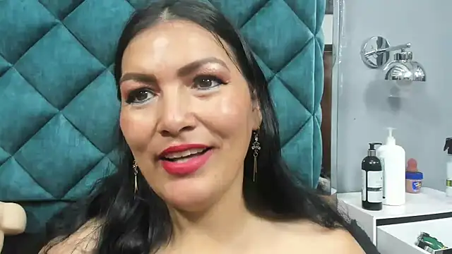 PENELOPELEWISs online show from 03/26/26, 07:50