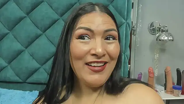 PENELOPELEWISs online show from 04/10/26, 12:17