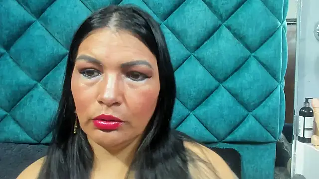 Snapshot of PENELOPELEWISs chatting on 11/17/25, 01:53 PENELOPELEWISs online show from 11/17/25, 01:53