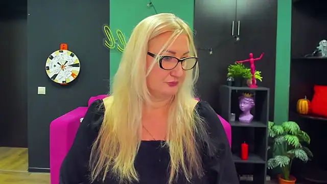 Snapshot of ChristyBrooks chatting on 02/22/25, 11:24 ChristyBrooks online show from 02/22/25, 11:24