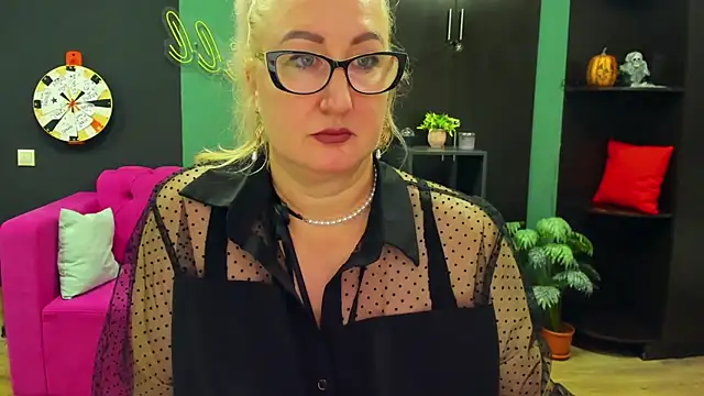 Snapshot of ChristyBrooks chatting on 03/17/25, 09:24 ChristyBrooks online show from 03/17/25, 09:24