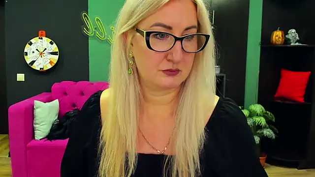 Snapshot of ChristyBrooks chatting on 03/15/25, 06:21 ChristyBrooks online show from 03/15/25, 06:21