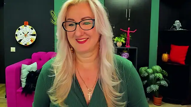 Snapshot of ChristyBrooks chatting on 03/10/25, 03:09 ChristyBrooks online show from 03/10/25, 03:09