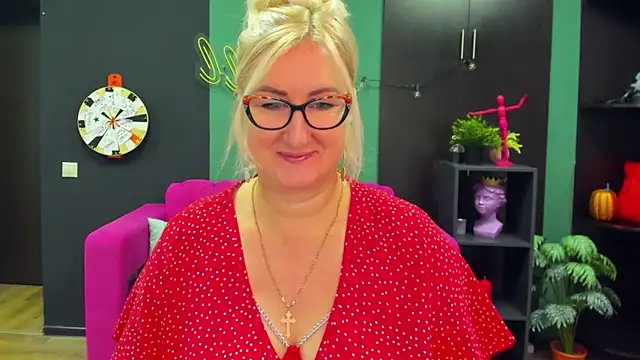 Snapshot of ChristyBrooks chatting on 02/20/25, 01:19 ChristyBrooks online show from 02/20/25, 01:19