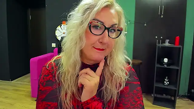 Snapshot of ChristyBrooks chatting on 09/18/25, 02:09 ChristyBrooks online show from 09/18/25, 02:09