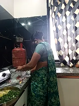 Snapshot of Cute-Aadhvita chatting on 02/11/26, 03:39 Cute-Aadhvita online show from 02/11/26, 03:39