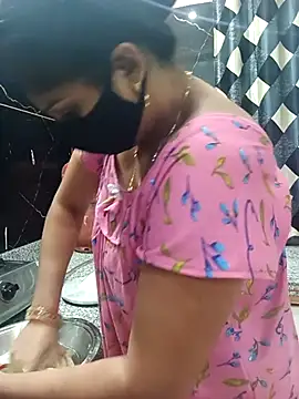 Snapshot of Cute-Aadhvita chatting on 02/19/26, 01:24 Cute-Aadhvita online show from 02/19/26, 01:24