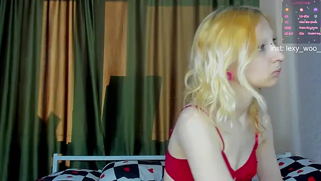 Lexy-Woorhez online show from 03/15/26, 11:28