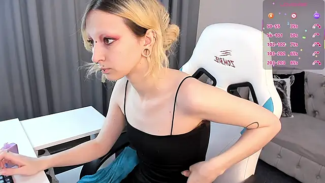 Snapshot of Lexy-Woorhez chatting on 10/19/25, 11:24 Lexy-Woorhez online show from 10/19/25, 11:24