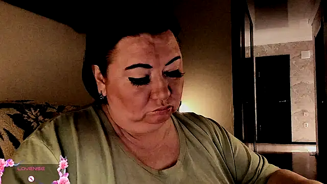 SexxyDreams1 online show from 10/09/25, 05:19