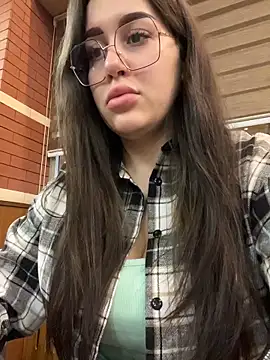 VikiDemi online show from 12/22/25, 03:34