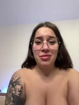 VikiDemi online show from 03/02/25, 08:46